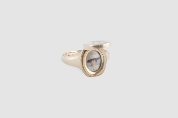 Gold poison ring top