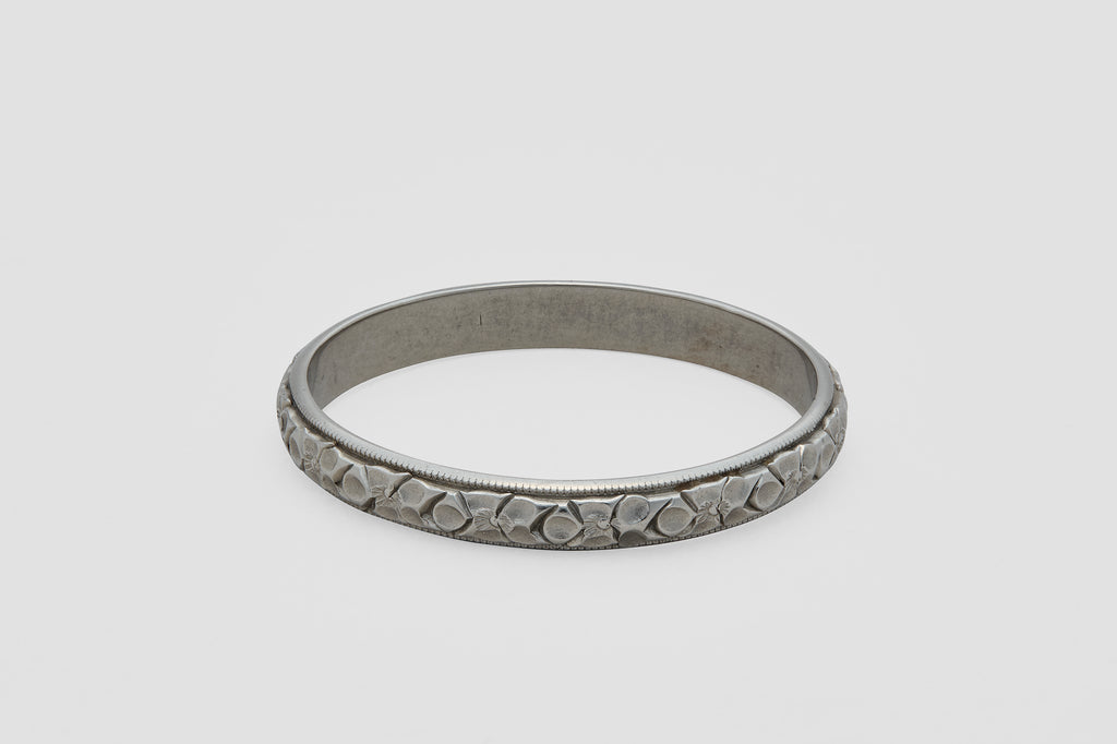 18 Carat Art Deco Engraved Band